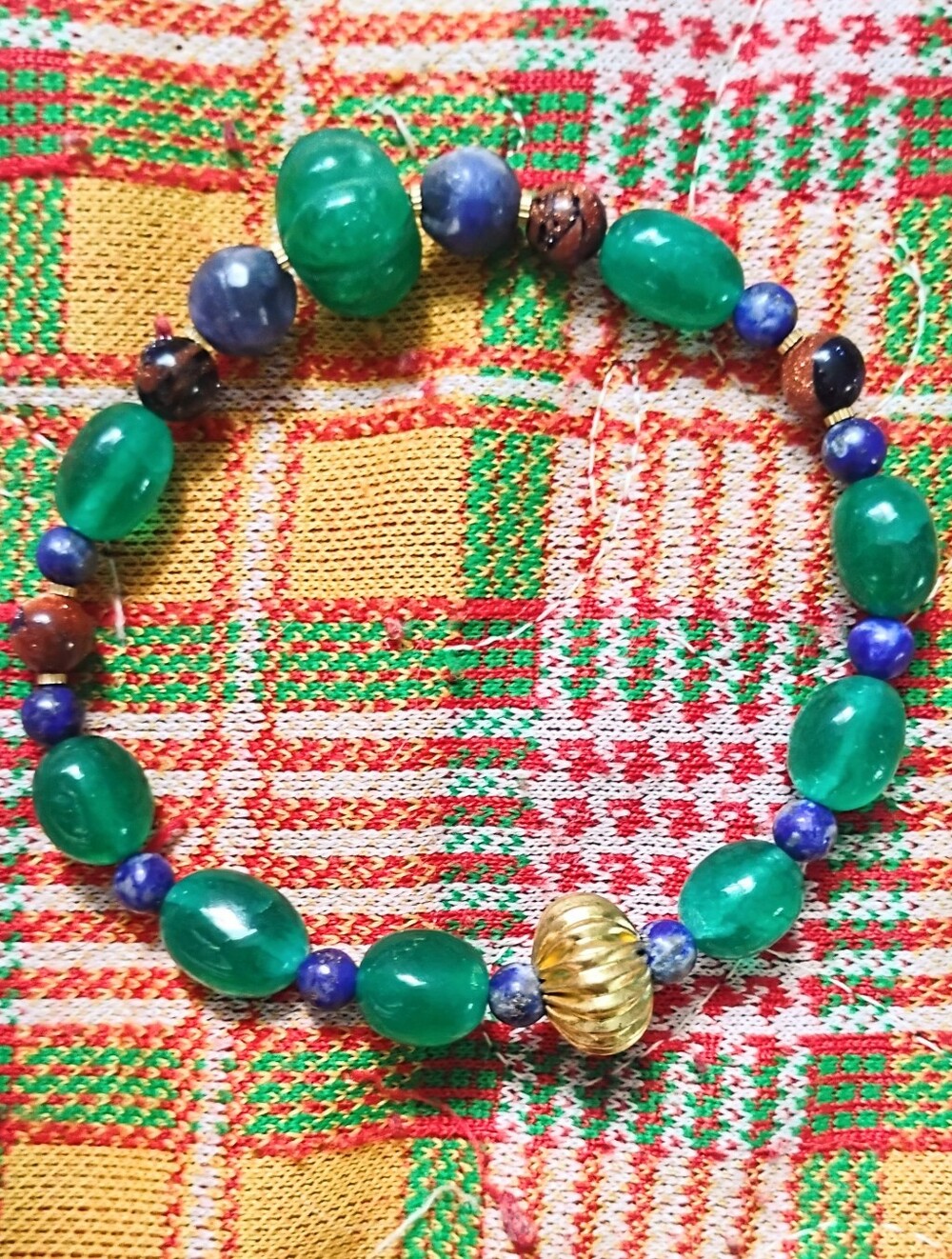 'Thinking Green' Emerald Stretch Bracelet - Picture 2 of 5